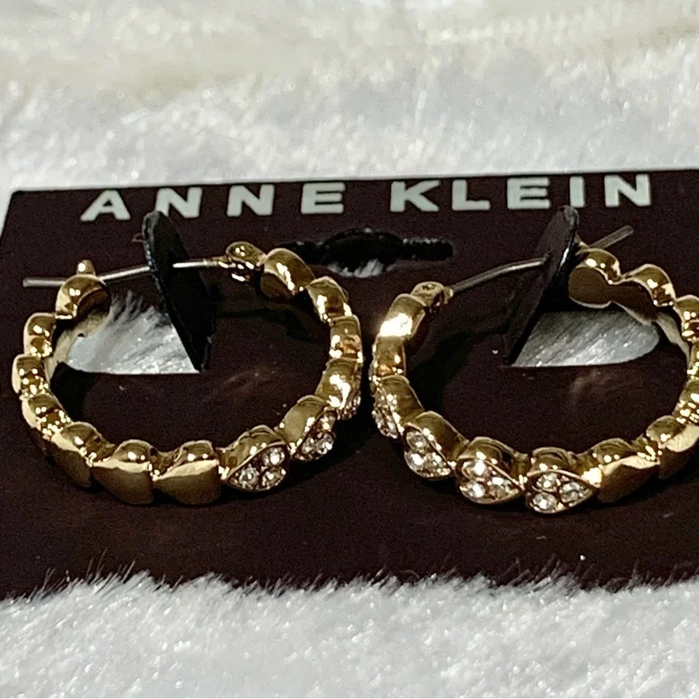 NWT Anne Klein earrings 💍💕💎🎉🎈